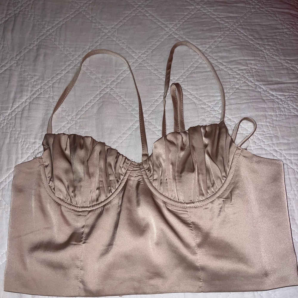 women’s crop top